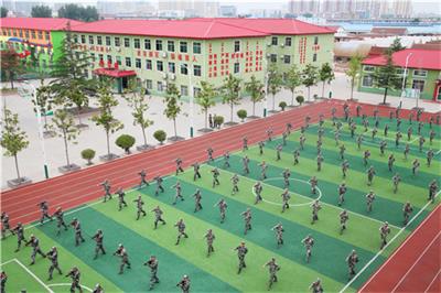 在臨沂想學(xué)機(jī)電專業(yè)去哪兒里？   